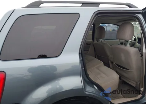 2010 Ford Escape Xlt z USA, uszkodzony, nr VIN 1FMCU9DG7AKB80110